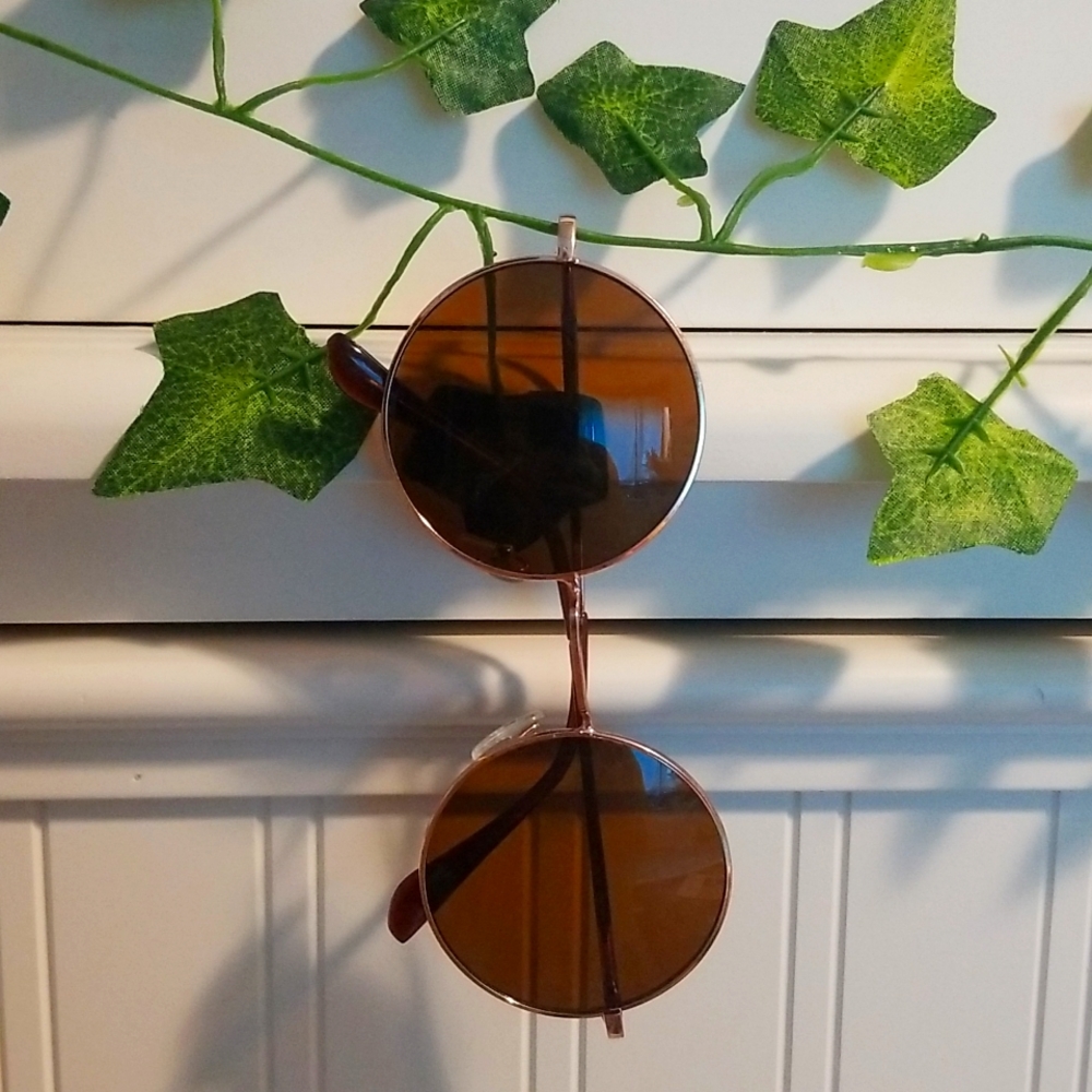 Round glasses